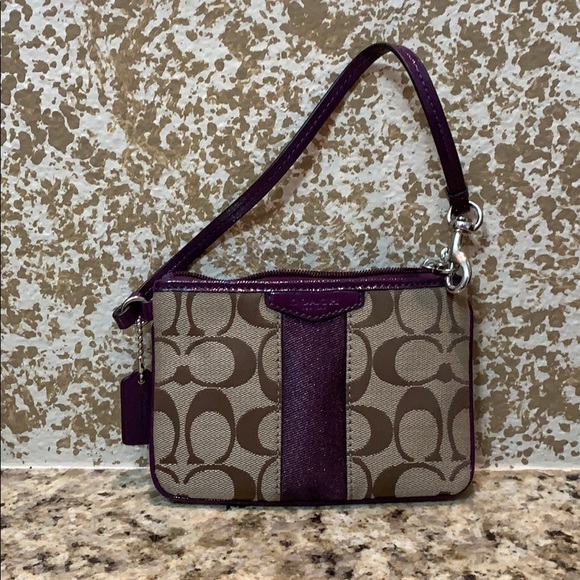 Coach wristlet - Picture 6 of 6